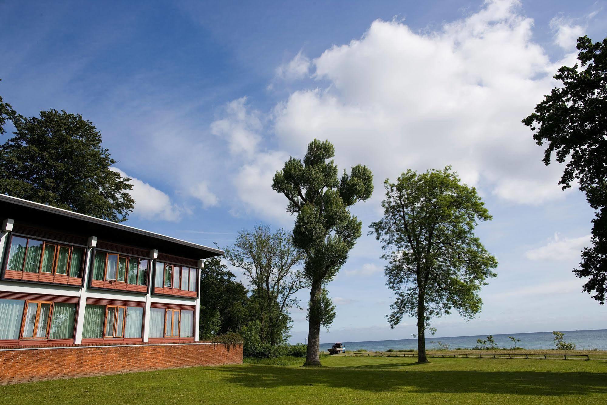 Hotel Hesselet นีบอร์ก ภายนอก รูปภาพ
