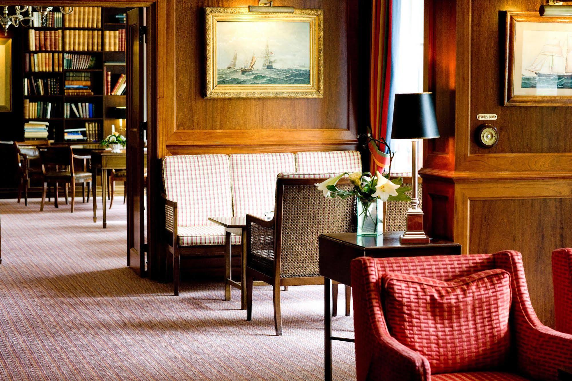 Hotel Hesselet นีบอร์ก ภายนอก รูปภาพ